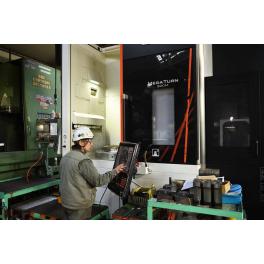 製造スタッフ(機械オペレーター）